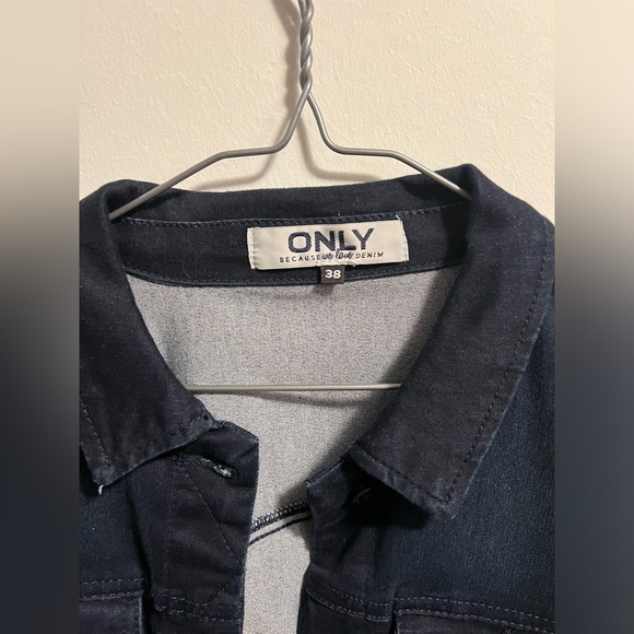 ONLY. Dark blue denim stretchy jean jacket. Size 38 or medium - Picture 5 of 5